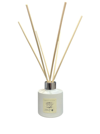 Blackcurrant & Truffle 100ml Reed Diffuser | Luxury Decadent Long - Lasting Fragrance - LOOMSHIRE - 4