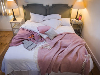 Honeycomb Pure New Wool Throw - Dusky Pink - LOOMSHIRE - 3