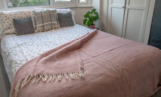 Honeycomb Pure New Wool Throw - Dusky Pink - LOOMSHIRE - 5