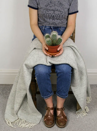 Honeycomb Pure New Wool Throw - Grey - LOOMSHIRE - 5