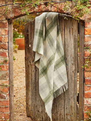 Meadow Check Pure New Wool Throw - Olive - LOOMSHIRE - 2