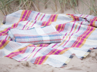 Small Checked Random Recycled Wool Blanket - LOOMSHIRE - 5